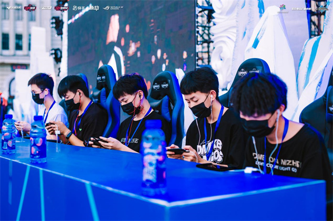 某些圈子里 某些圈子里