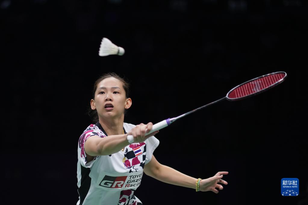 话背后离不 话背后离不